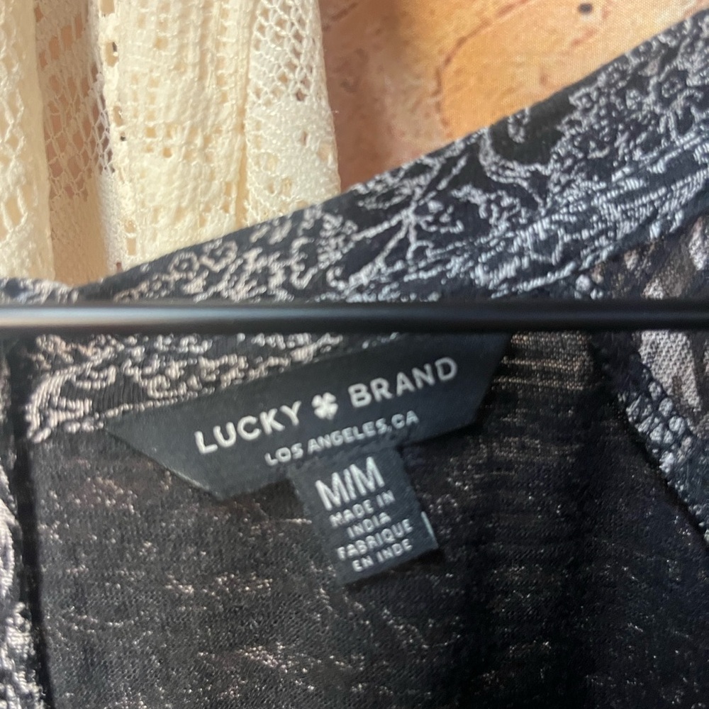 Lucky Brand Black and White Contrast Print Short Sleeve Top (088) - Picture 4 of 8